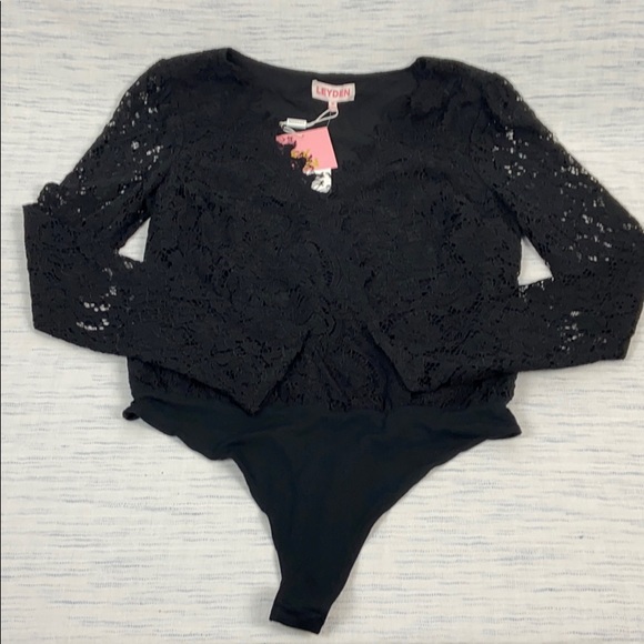 LEYDEN Allover Lace Bodysuit in Black Size Medium - Picture 2 of 5